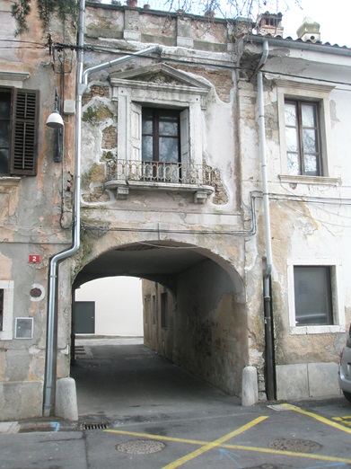 Vhod v samostansko področje
